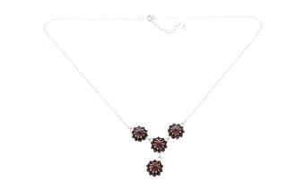 Stříbrný náhrdelník s granátovými kamínky 45 cm