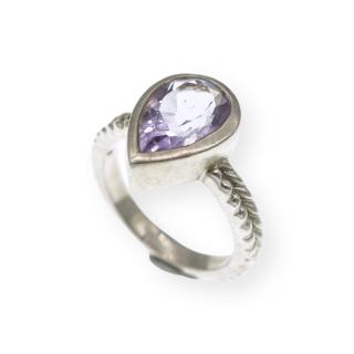 Stříbrný prstýnek s fialovým kamínkem