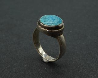 Stříbrný prstýnek s modrým kamínkem