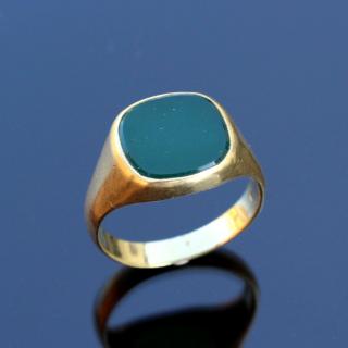 Zlatý pánský prsten zelený kámen v62