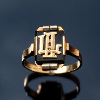 Zlatý pečetní prsten s iniciály LA