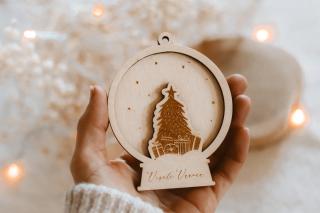 Dřevěná vánoční baňka - Stromeček se jménem