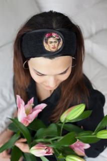 Černá kosmetická čelenka s Fridou Kahlo