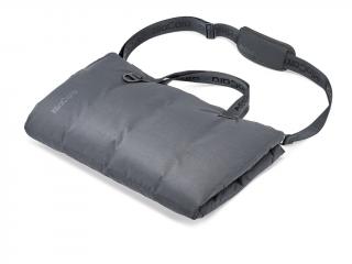Cestovní deka pro psy MiaCara Strada antracit Velikost: S - 66 x 86 x 2,5 cm