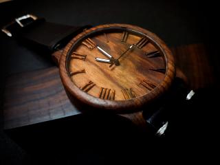 Dřevěné hodinky 3D - Time TOP Gravírování produktu: S věnováním (text napište do poznámky při objednávce), Gravírování krabičky: S věnováním (text…