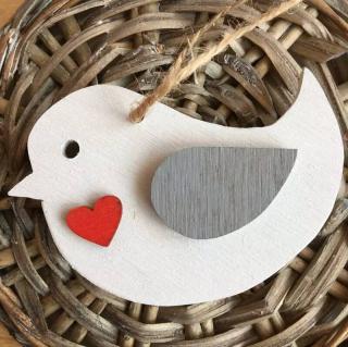 Dřevěný ptáček bílý 7 cm červené srdce