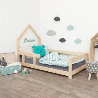 Dětská postel domeček POPPI s bočnicí vlevo  český výrobek/masiv Barva: Nelakovaná, Rozměr: 120 x 200 cm