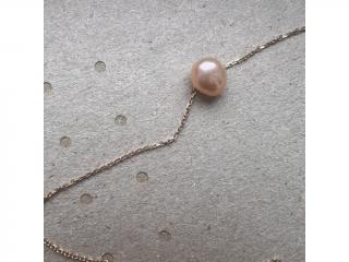 Zlatý řetízek s růžovou barokní perlou Délka řetízku: 40 cm
