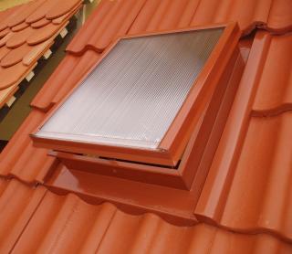 Střešní vikýř (výlez) pro KM Beta Hodonka, Bramac Moravská, 50x60 cm, cihlová (Výlezové okno na střechu)