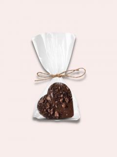 Mléčné čokoládové srdíčko s lískovými ořechy a lyofilizovanými ostružinami | JANEK CHOCOLATE