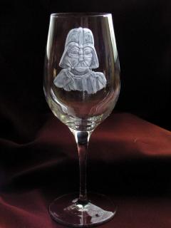 Rytiskla.cz DARTH VADER, vinná 385ml, HVĚZDNÉ VÁLKY