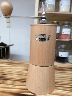 Dřevěný mlýnek na kávu  (Lodos)