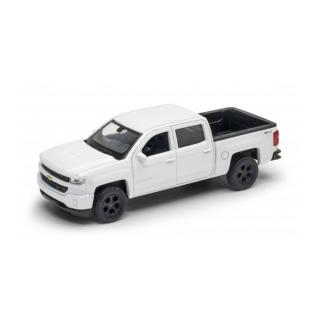 1:34 2017 Chevrolet Silverado Stříbrná