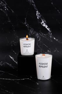 IRONIC CANDLES - ASSHOLE REPELENT - BÍLÁ Velikost svíčky / Size: Malá / Small, Barva a vůně / Color and scent: Bílá - ŠAFRÁN & MANDLE & SKOŘICE