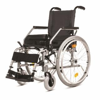 Základní invalidní vozík TITANUM Šířka sedáku (cm): 45