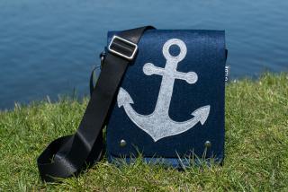 GILDE filcová taška přes rameno Kotva / malá / modrá (...povinná výbava každého námořníka...)