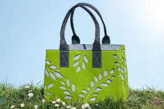 GILDE nákupní filcová taška - Listy / zelená (Listy - ornamenty inspirované dokonalou jednoduchostí přírody)