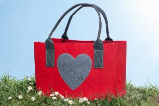 GILDE nákupní filcová taška - třpytivé Srdce / červená (...Láska na první pohled ...)