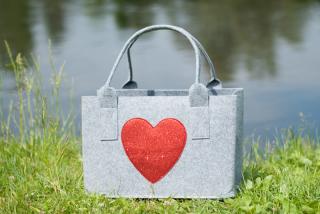 GILDE nákupní filcová taška - třpytivé Srdce / světle šedá (...Láska na první pohled ...)