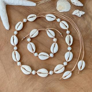 Sada náhrdelníku a náramku z mušlí kauri a říčních perel