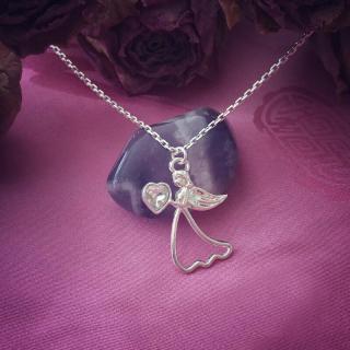 Stříbrný náhrdelník s přívěskem Swarovski anděla se srdcem - Ag 925