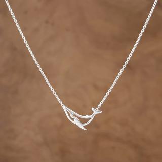 Stříbrný náhrdelník s přívěskem velryby - Ag925