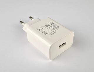 DE 230-5V USB-4,5A FAST - Výkonný USB adaptér, bílý, travel charger 230V / 5V a 9V s USB zásuvkou max. 22,5W, 4,5A