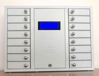 GSM bezpečnostní ocelová schránka s klávesnicí a displejem pro uložení až 16 klíčů - GSM digital box na klíče 16