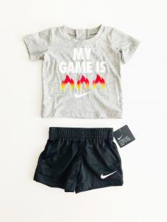 Nike Nike Logo sportovní chlapecké triko a kraťasy set 2 ks - Dítě 3-6 měsíců / Šedá / Nike / Chlapecké