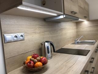 Designové LED světlo pod kuchyňskou linku - na míru (světlo pod linku pro osvětlení kuchyňské linky)