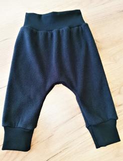 Mimi zimní rostoucí kalhoty - černý fleece Velikost baggy/rostoucí kalhoty: 56-62