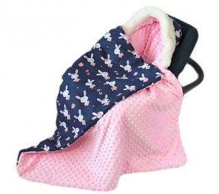 Dětská teplá deka s minky do kočárku / autosedačky, otvory na pásy, králíčci / růžová, 90x90 cm