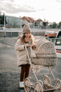 Konges Sløjd Hluboký kočárek pro panenky Orangerie Beige  Konges Sløjd Dolls Pram