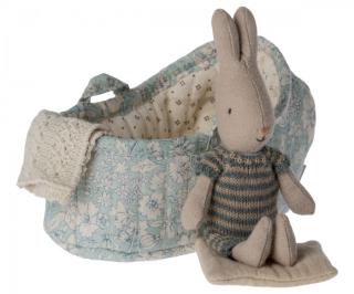 Maileg Zaječí kluk v košíčku - 3 varianty  Rabbit in carry cot, Micro - 3 ass Vzor: Tmavý