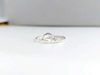 SUMMER  Modelový stříbrný prsten s perlou 2
