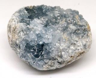 Celestýn s drobnými krystaly 154 g (temně modrý uvnitř)