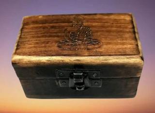 Dřevěná dárková krabička 9x5x4 cm s vyřezávaným Buddhou