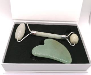 Gua sha a face roller avanturín