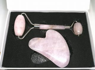 Gua sha a face roller, růženín