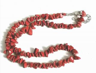 Jaspis červený sekaný náhrdelník, krátký - cca 48 cm