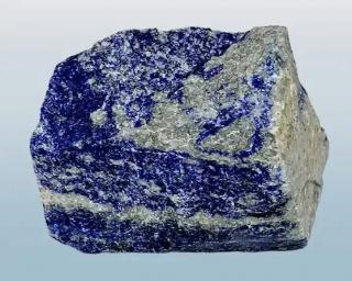 Lapis lazuli přírodní v AA kvalitě 204 g