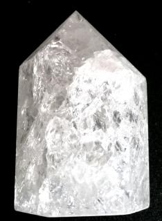 Pukaný křišťál krystal v AA kvalitě 7 cm (úžasně se na světle třpití)