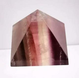 Pyramida z fluoritu duhového 3 cm