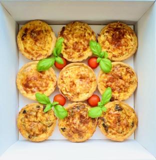 Francouzský mini-quiche - bezlepkový Varianta 7: 3x kuřecí mini-quiche, 3x lososové mini-quiche se špenátem, 3x žampionové mini-quiche - bez lepku