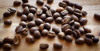 Káva celá zrna arabica - vakuový obal - agroekologické zemědělství - EKVÁDOR