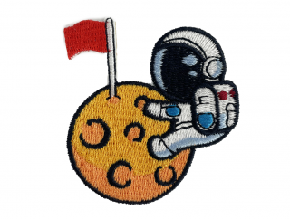 Nalepovací nášivka Kosmonaut a červená vlaječka 6 x 6 cm