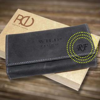 Dámská černá kožená peněženka WILD Leather s monogramem (ražba) (Luxusní dámská peněženka s ražbou vlastního monogramu dodá na exkluzivitě a vyjímečnosti.)