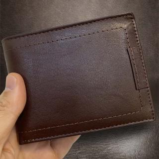 Pánská kožená peněženka TILLBERG Leather s monogramem (ražba) (Povedená propracovaná kožená peněženka, která nadchne nejen kvalitou, díky možnosti uvedení vlastního monogramu i originalitou.)