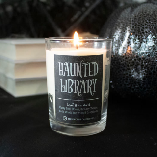 Milkouse Candle – vonná svíčka HAUNTED LIBRARY (Strašidelná knihovna) 170 g