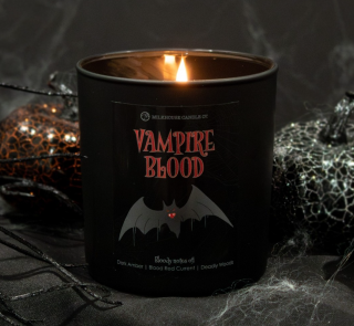 Milkouse Candle – vonná svíčka VAMPIRE BLOOD (Upíří krev) 212 g